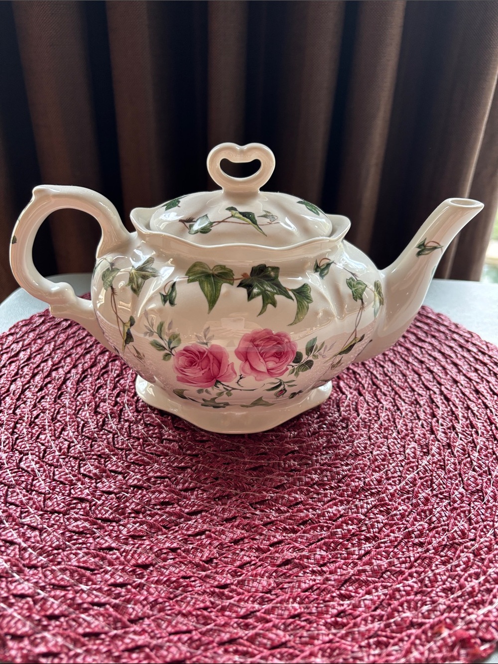 Crownford Giftware corp tea pot